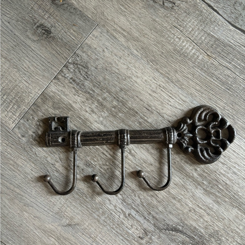Vintage Key Shaped Wall Hook in Black